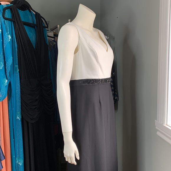 Formal Full Length Dress Gown Black White Beaded New 250$ 8 us Medium - Picture 4 of 11